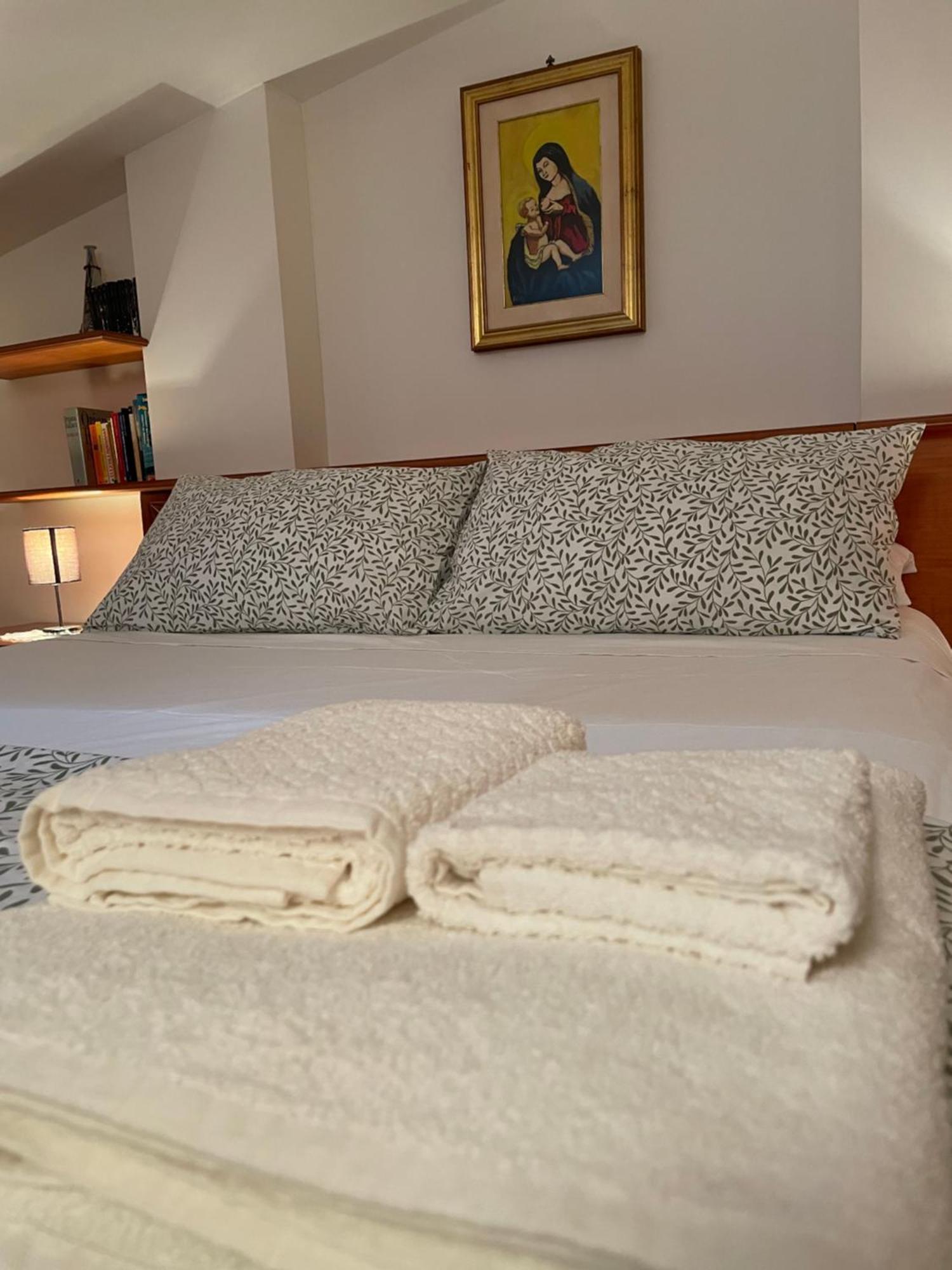Appartamento La Casa Nel Cortile Castelbuono  Esterno foto
